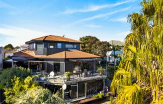 8 Selwyn Road, Hospital Hill
