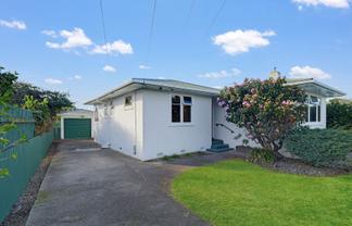 37 Hadfield Crescent, College Estate