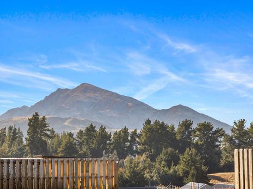 8 Bonspiel Road, Wanaka