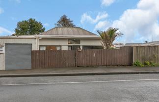 2 Valley Road, Hikurangi