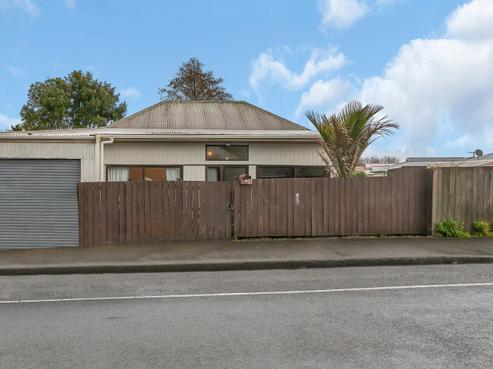 2 Valley Road, Hikurangi