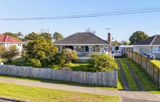 21 Alexander Crescent, Otara