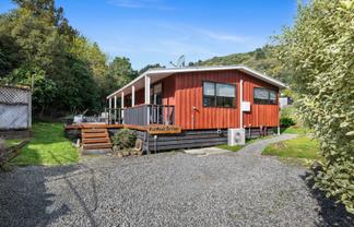 A/15 Hampden, Picton