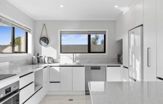 11 Winnie Close, Acacia Bay