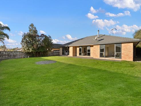 20 Holford Place, Huntington