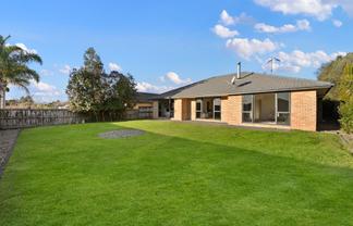 20 Holford Place, Huntington
