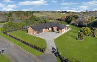 27 Awaroa Stream Drive, Waiuku