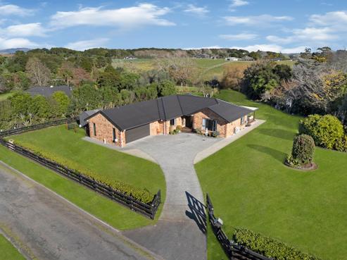 27 Awaroa Stream Drive, Waiuku