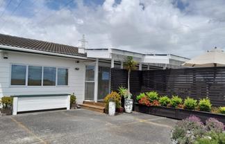2 Robson Street, Mount Roskill