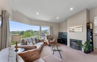 14 Charlotte Way, Raumati South
