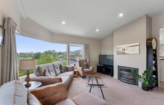 14 Charlotte Way, Raumati South