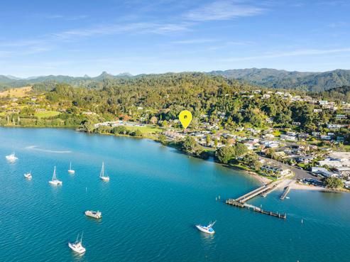 8 Grey Avenue, Tairua