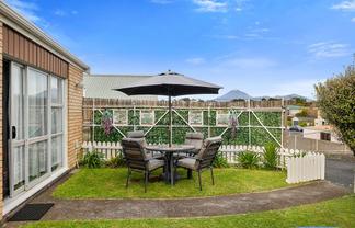 2/10 Birdwood Avenue, Moturoa
