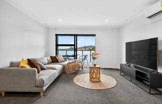 Unit 202/28 Shortfin Place, Flat Bush