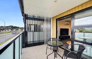 Unit 202/28 Shortfin Place, Flat Bush