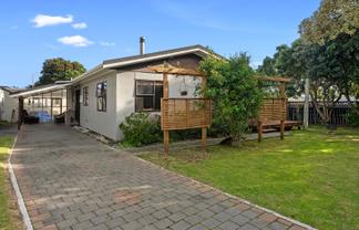 49 Tasman Road, Otaki Beach