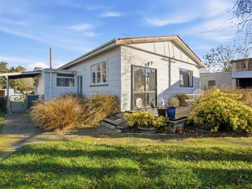 5662 West Coast Road, Springfield