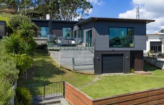 36 Robertson Street, Raglan