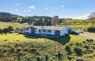 1516 State Highway 12, Paparoa