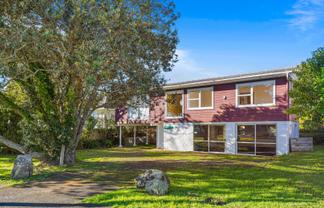4257 Great North Road, Glendene