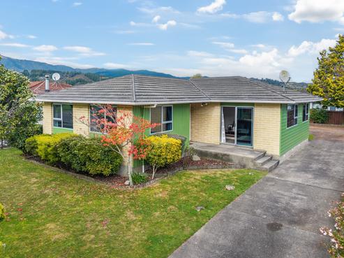 127 California Drive, Totara Park
