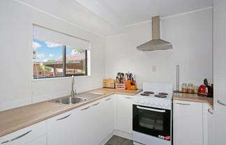 2/8 Freyberg Crescent, Pukekohe