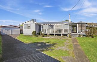 10 House Avenue, Mangere Bridge