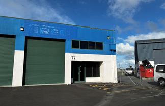 Smart Showroom / Office & Warehouse