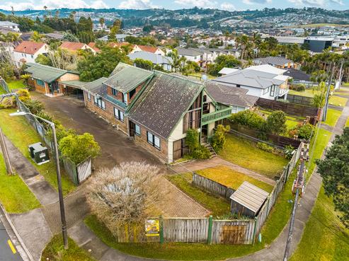 758 East Coast Road, Oteha