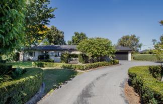 1560 Cambridge Road, Cambridge