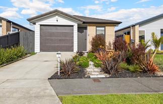 16 Farmland Road, Papakura