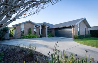 24 Tulip Drive, Cambridge