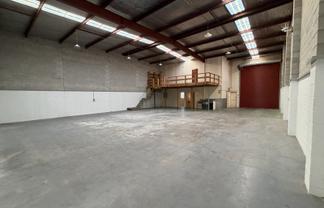 Functional 370sqm industrial unit - East Tamaki