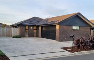 28 Mary Carpenter Avenue, Hei Hei