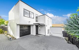 17A Winhall Rise, Remuera