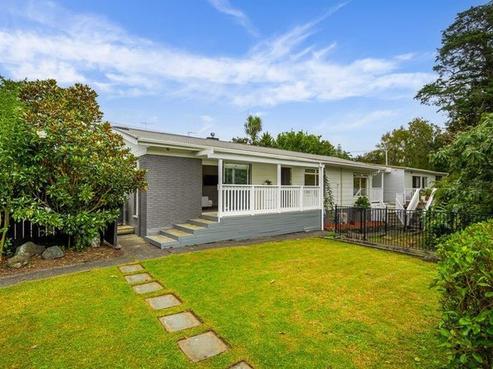 26 Lauderdale Road, Birkdale
