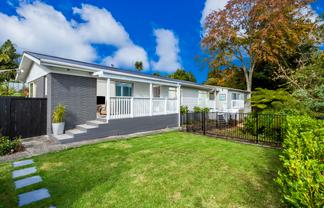 26 Lauderdale Road, Birkdale