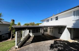 2/134 Golf Road, Titirangi