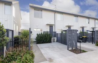 10 Sunshine Lane, New Brighton