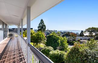 10 McMillan Place, Mellons Bay