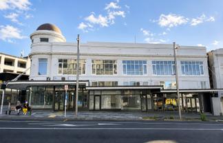 High Exposure Cafe / Restaurant Opportunity