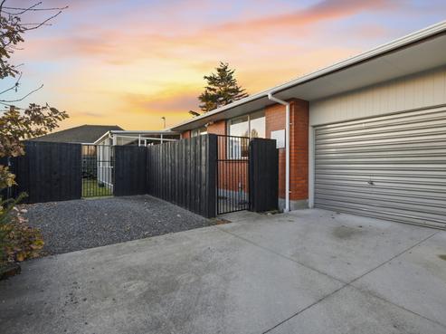 2/7 Ontario Place, Wainoni
