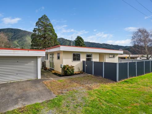 49 Devon Street, Picton