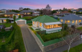 62 Luxmoore Road, Marchwiel