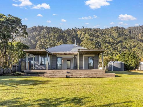 57 New Road, Granity