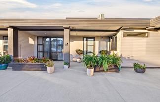 2/176 Mcleod Road, Te Atatu South