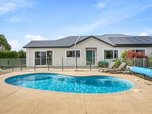 1382 Old North Road, Helensville