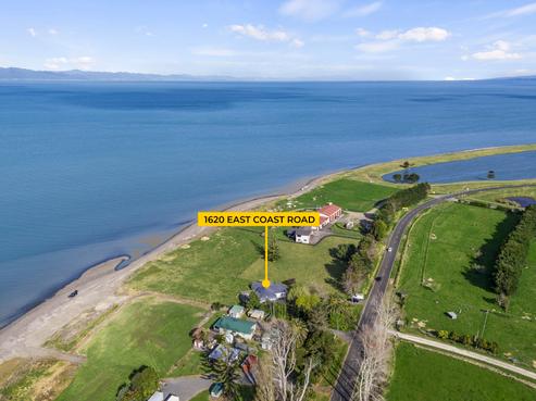 1620 East Coast Road, Whakatiwai