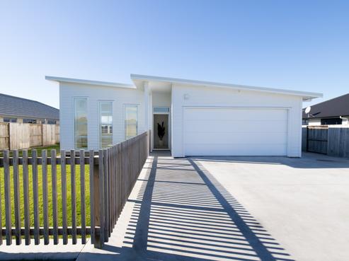 30 McWatters Drive, Ngatea