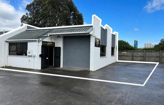 Well Maintained & Good Car Parking